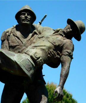 Anzac monument in Turkey with two soldiers