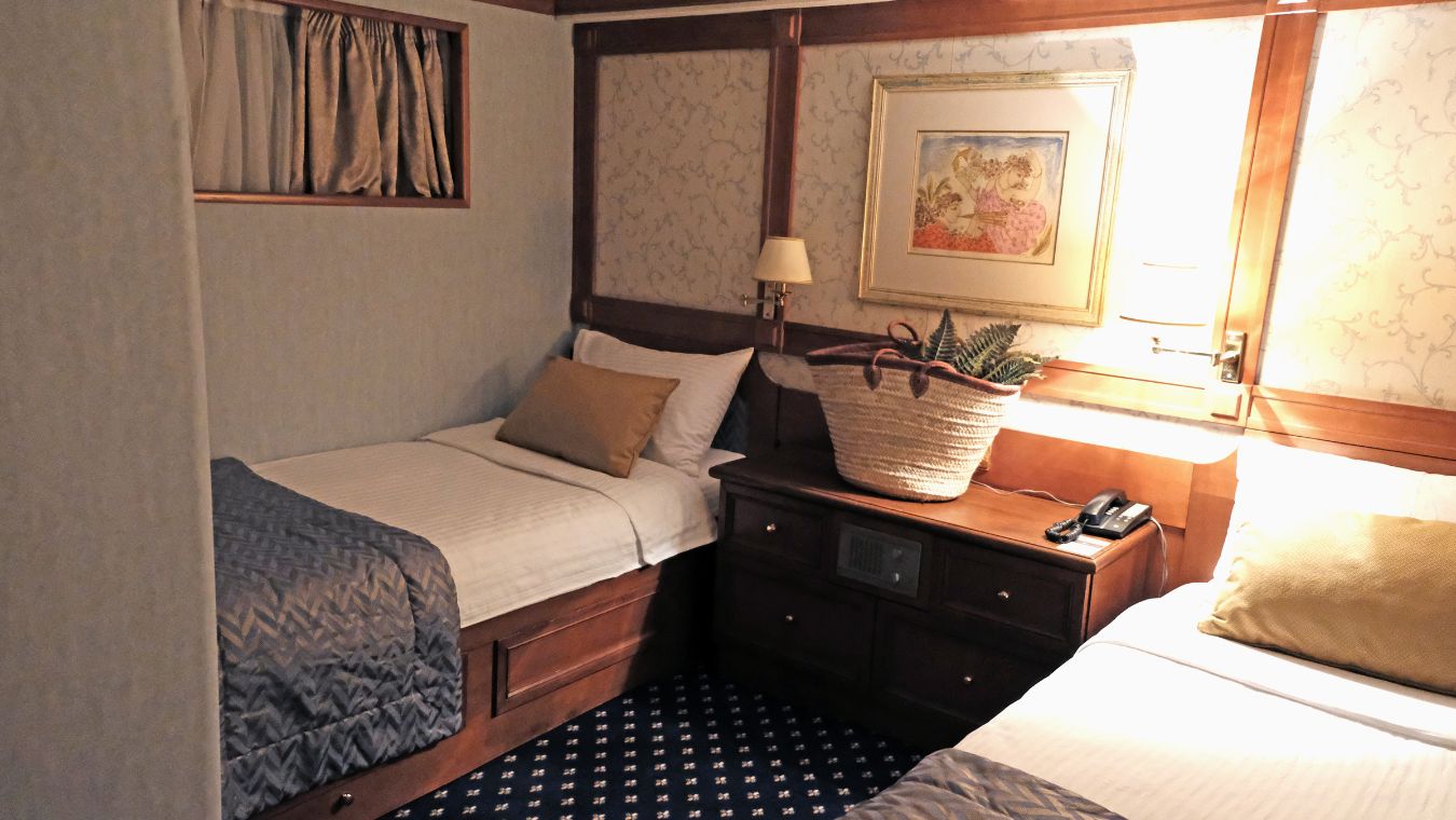 Photo of category C cabins at Callisto