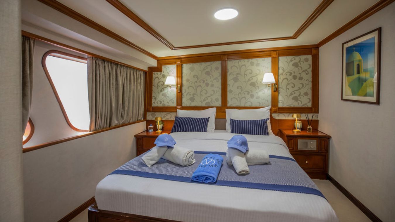 Photo of category P cabins at Callisto