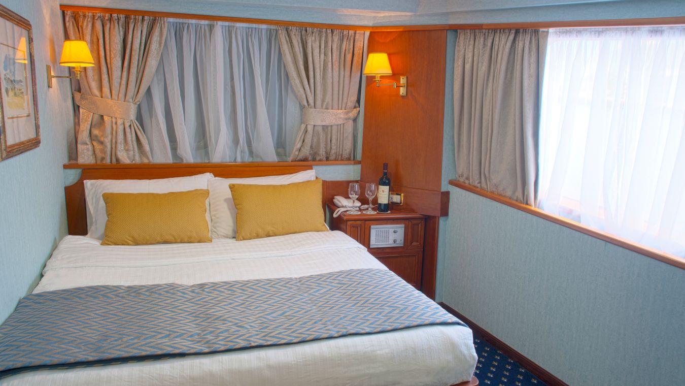 A double cabin on the Callisto cruise ship with a window