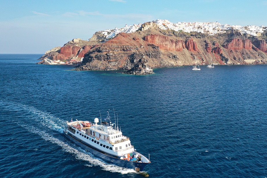Callisto ship in Santorini island