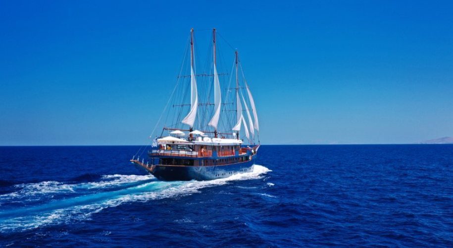 The Galileo sailing on a calm sea 