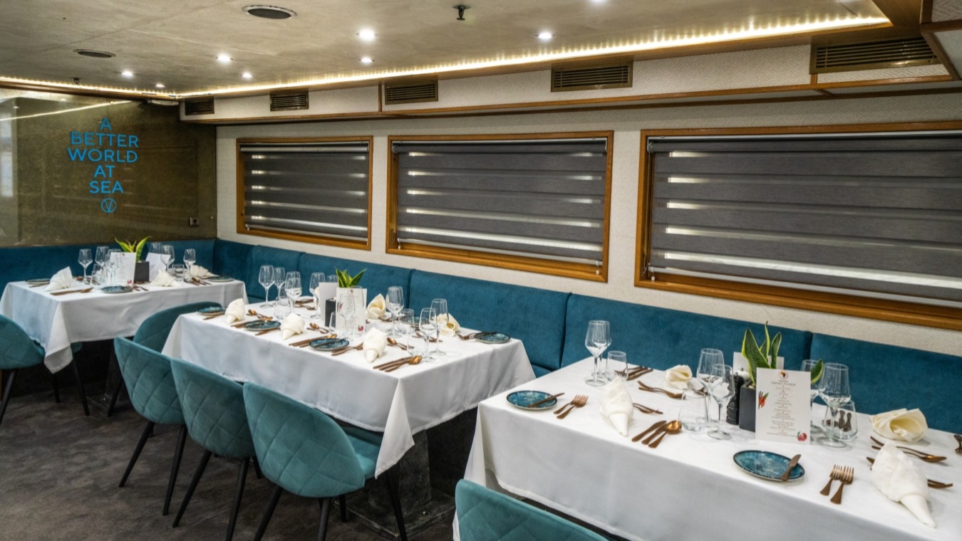 The main dining room of Harmony G