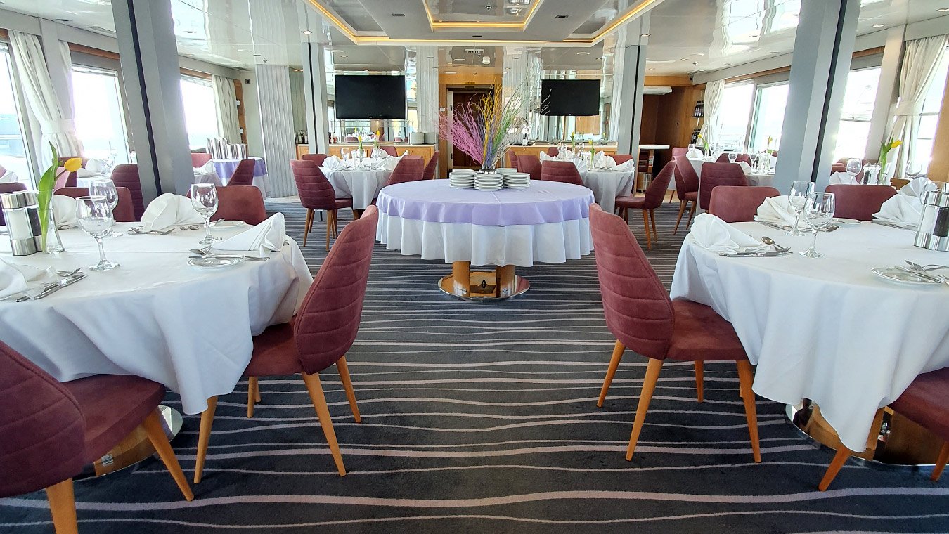 Dining area of Variety Cruises Voyager